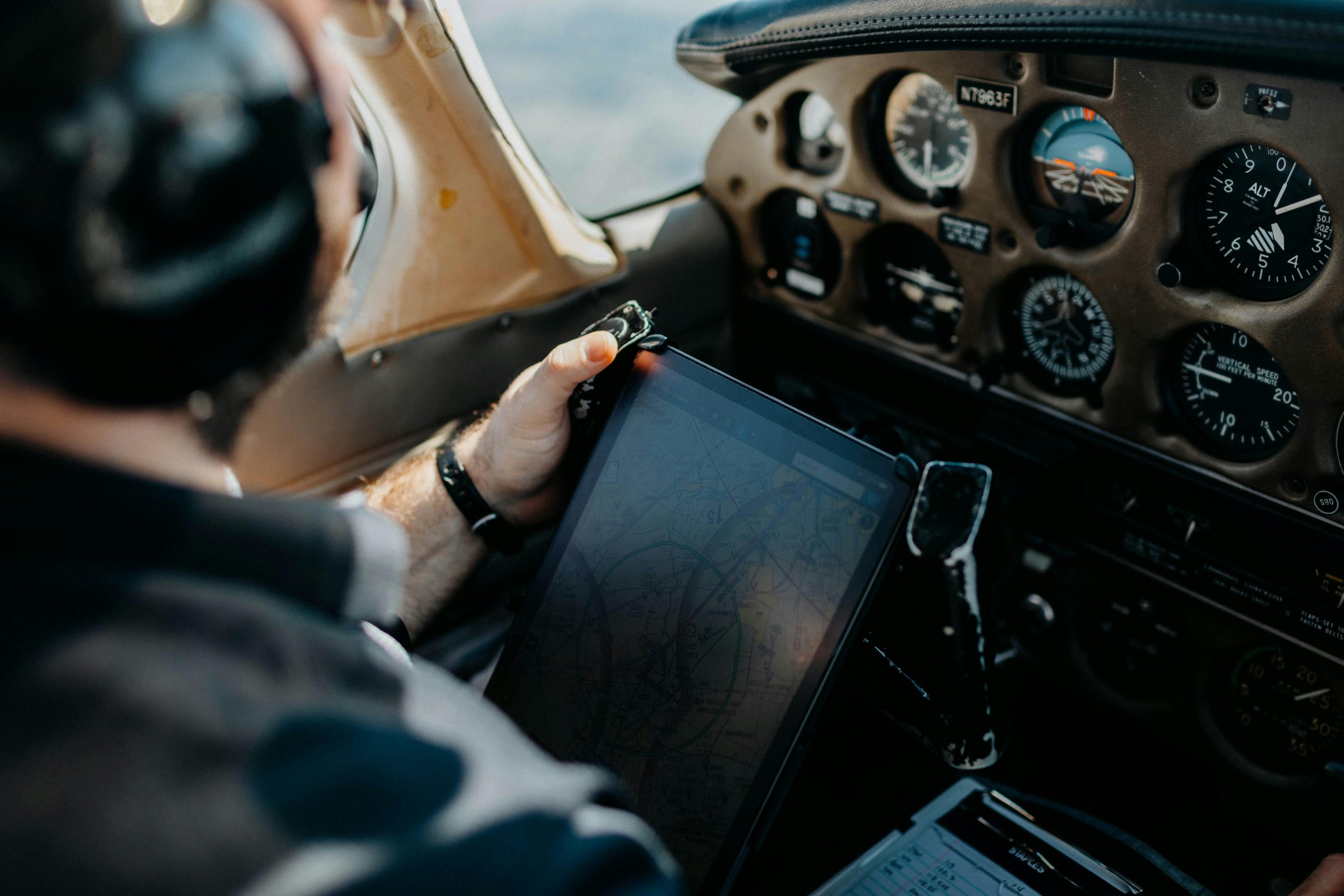 Dynon SkyView HDX vs Garmin G3X: Which Fits Your Panel?